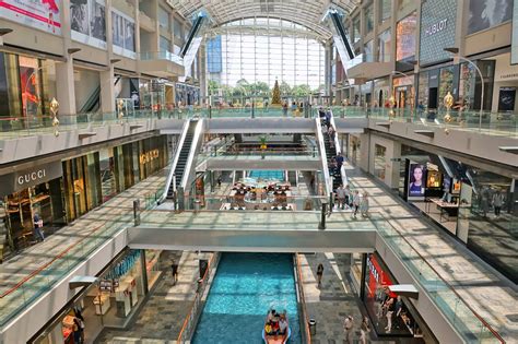 marina bay sands shops.